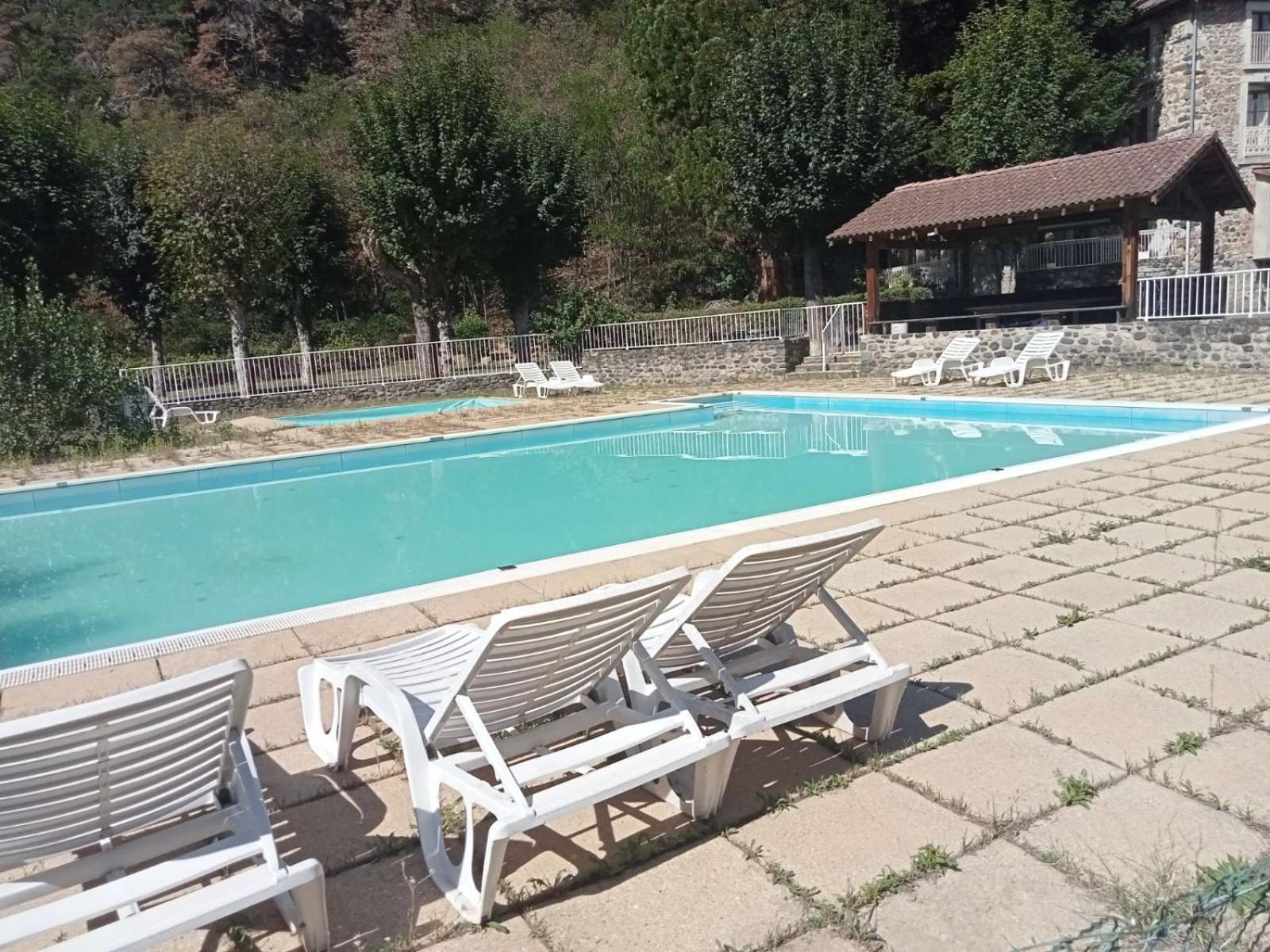 Saint-Germain-Laprade Adonis Chambres D'Hotes المظهر الخارجي الصورة